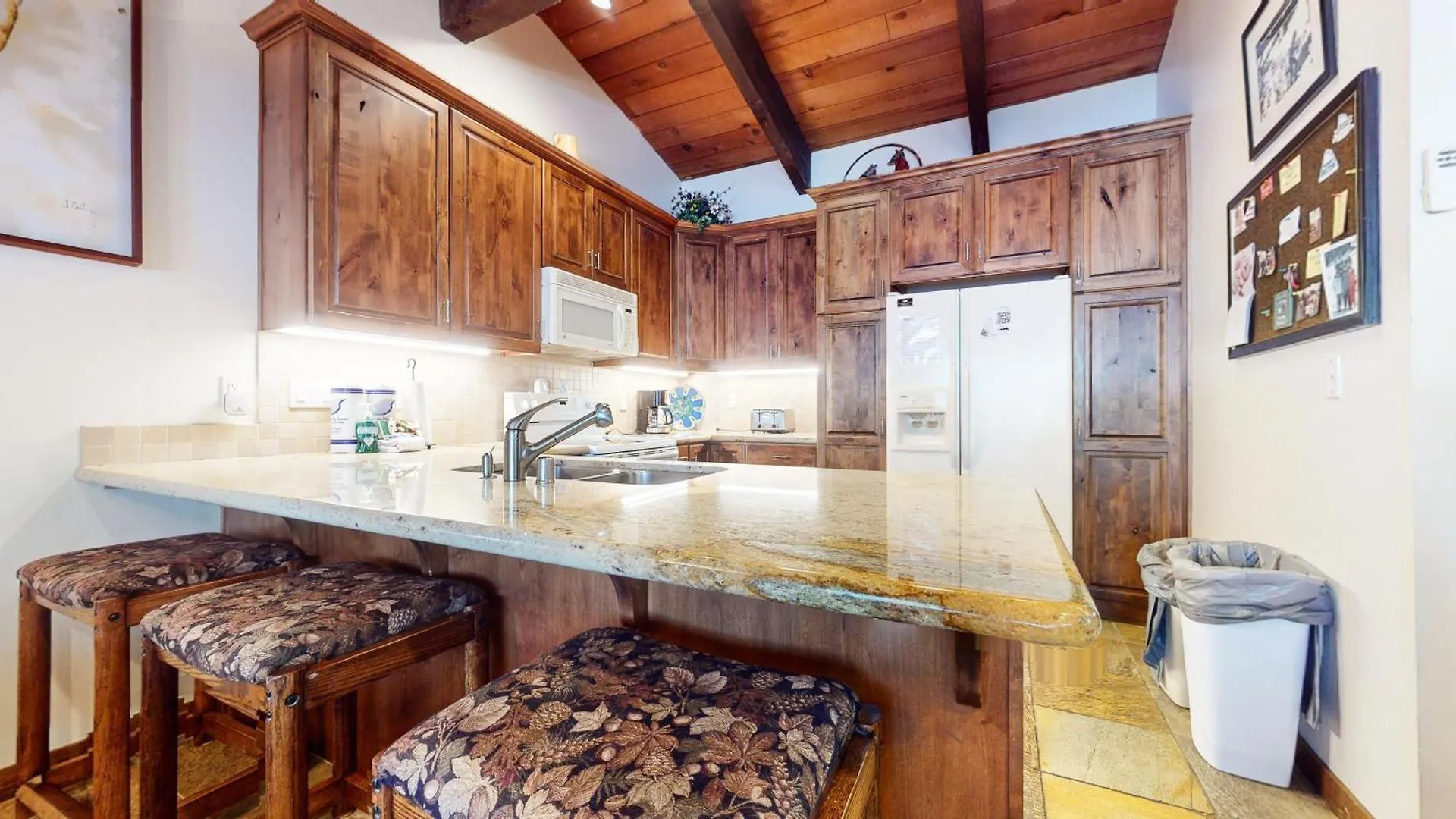 Mammoth Estates 3 Bdrm Condos - Walking Distance To The Village Gondola Station Mammoth Lakes Apartment
