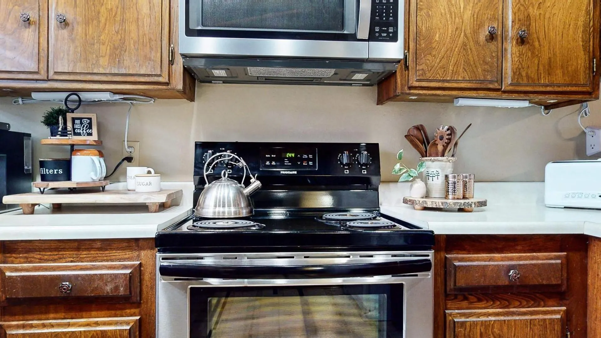 Mammoth Estates 3 Bdrm Condos - Walking Distance To The Village Gondola Station Mammoth Lakes Apartment