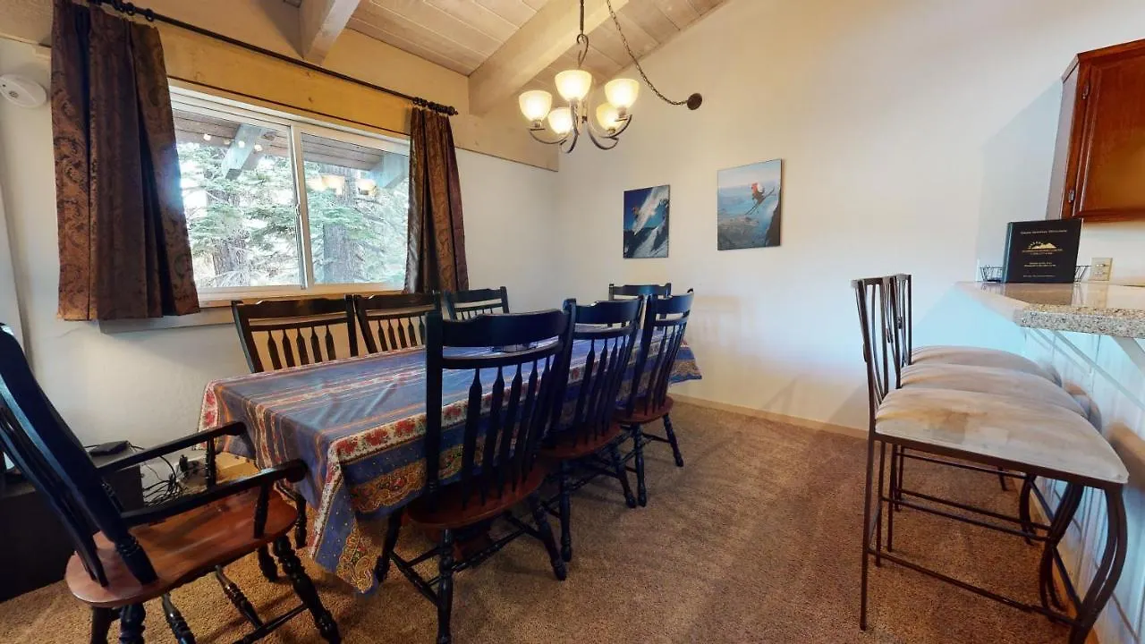 Mammoth Estates 3 Bdrm Condos - Walking Distance To The Village Gondola Station Mammoth Lakes