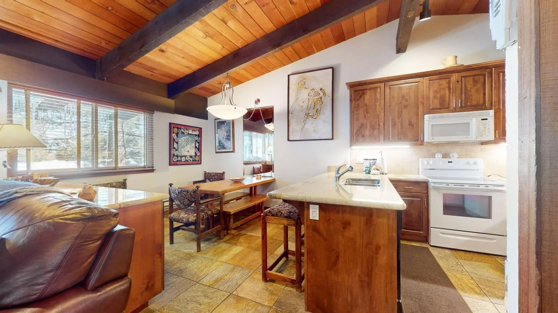 Mammoth Estates 3 Bdrm Condos - Walking Distance To The Village Gondola Station Mammoth Lakes Apartment