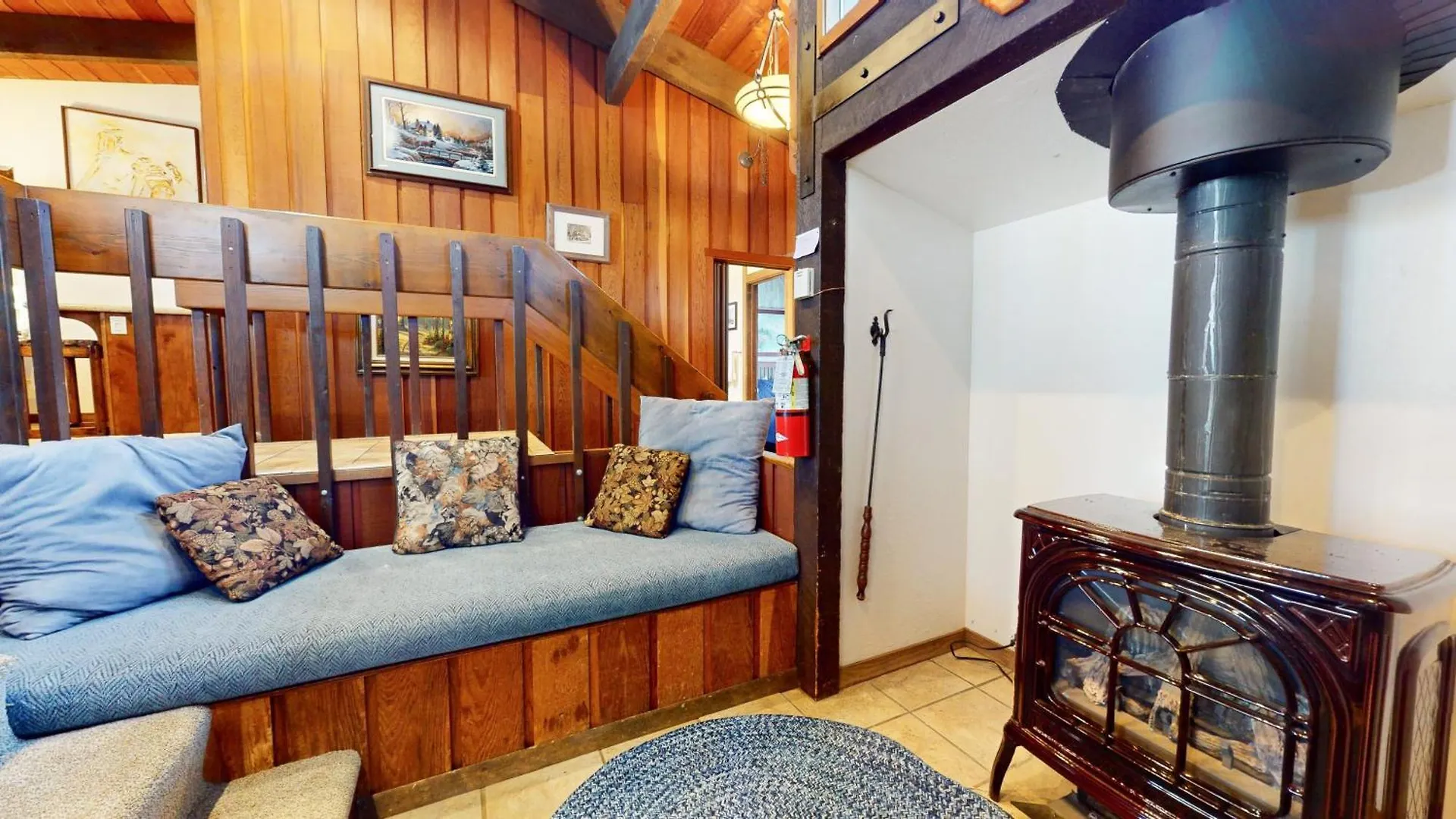 Mammoth Estates 3 Bdrm Condos - Walking Distance To The Village Gondola Station Mammoth Lakes