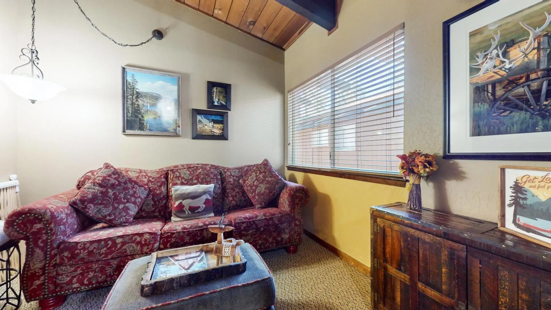 Mammoth Estates 3 Bdrm Condos - Walking Distance To The Village Gondola Station Mammoth Lakes